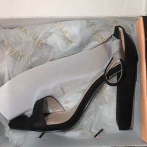 Kayleen Los Angeles Black Ankle Strap Heels